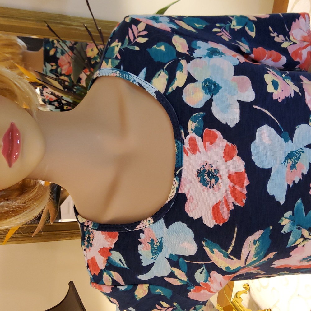Time and Tru Colorful Floral Elbow Sleeve Tee